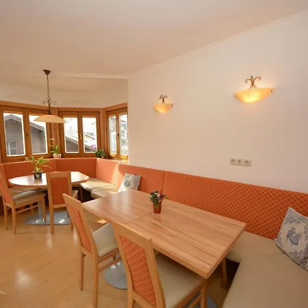 Bed & Breakfast Haus Kleineisen By Chatel Reizen