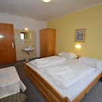Haus Kleineisen By Chatel Reizen Bed and Breakfast